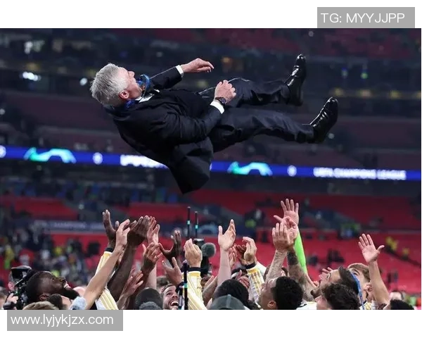 足球明星荣誉加身哪位球员手握最多奖杯成就传奇